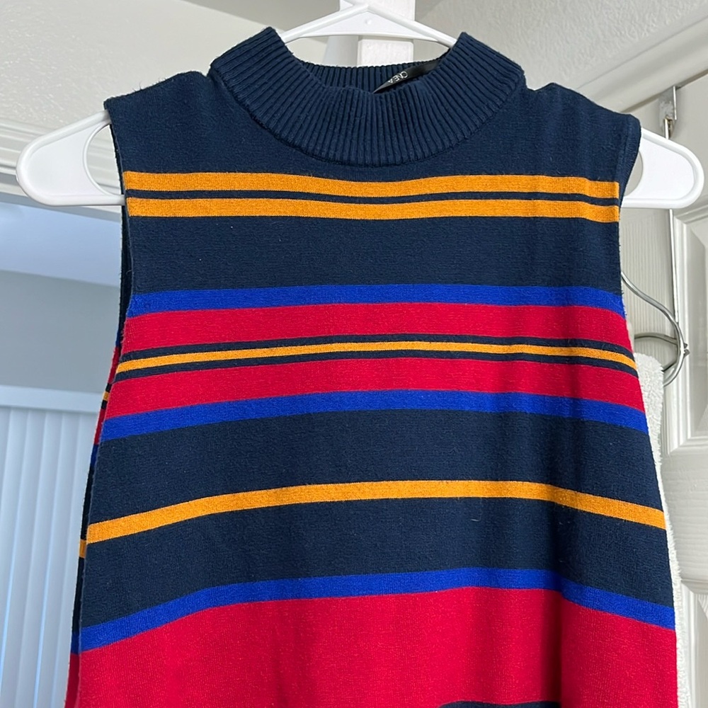 Women’s Cutoff Sweater